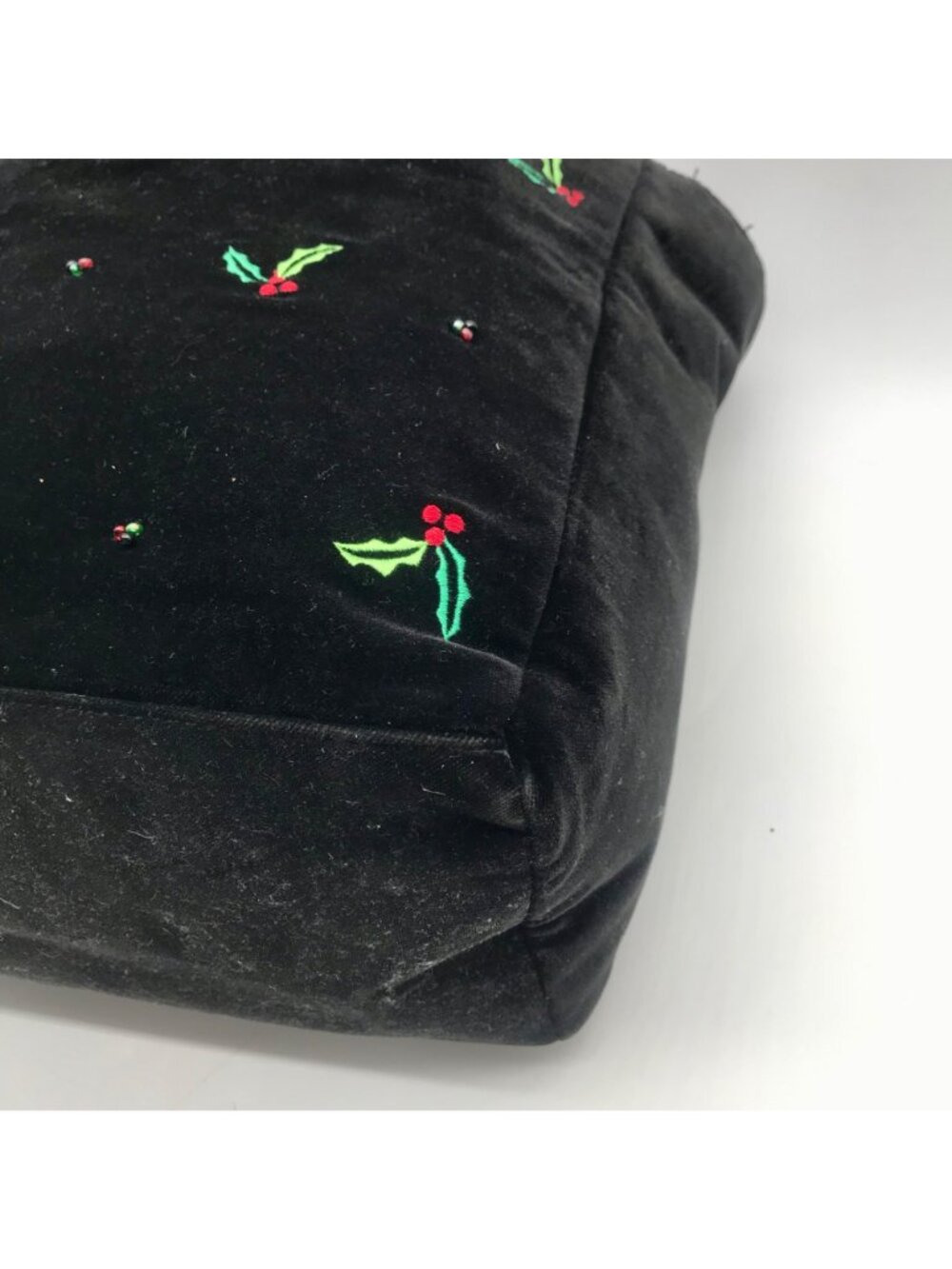 Black Velvet Holly Berry Pattern Tote Bag - Picture 6 of 11